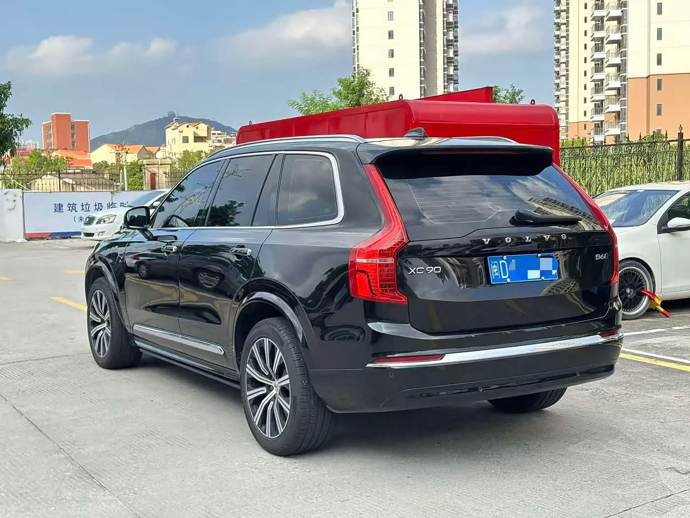 Volvo XC90 2023 — Photo 5/10