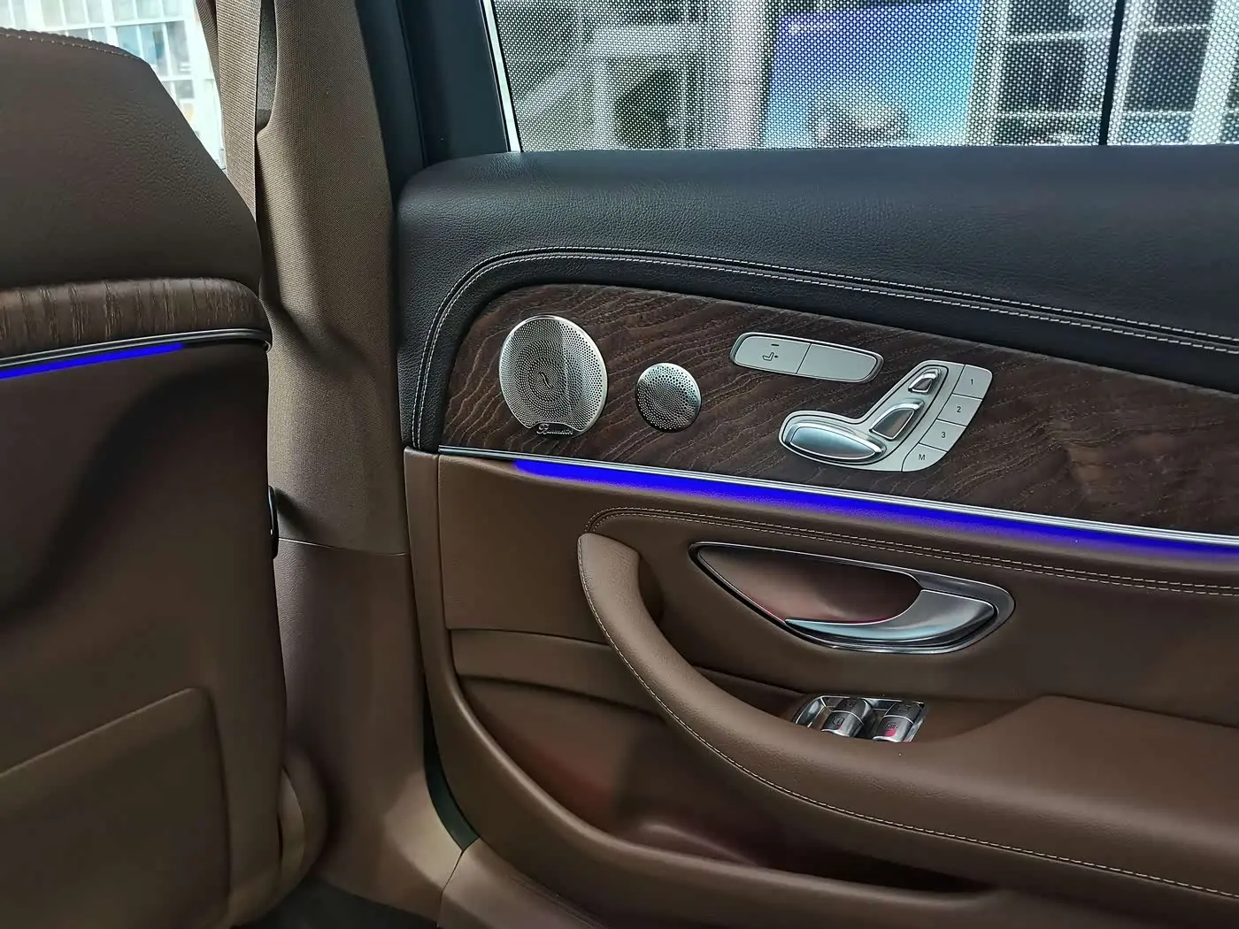 Mercedes-Benz E-Class 2023 — Фото 15/15