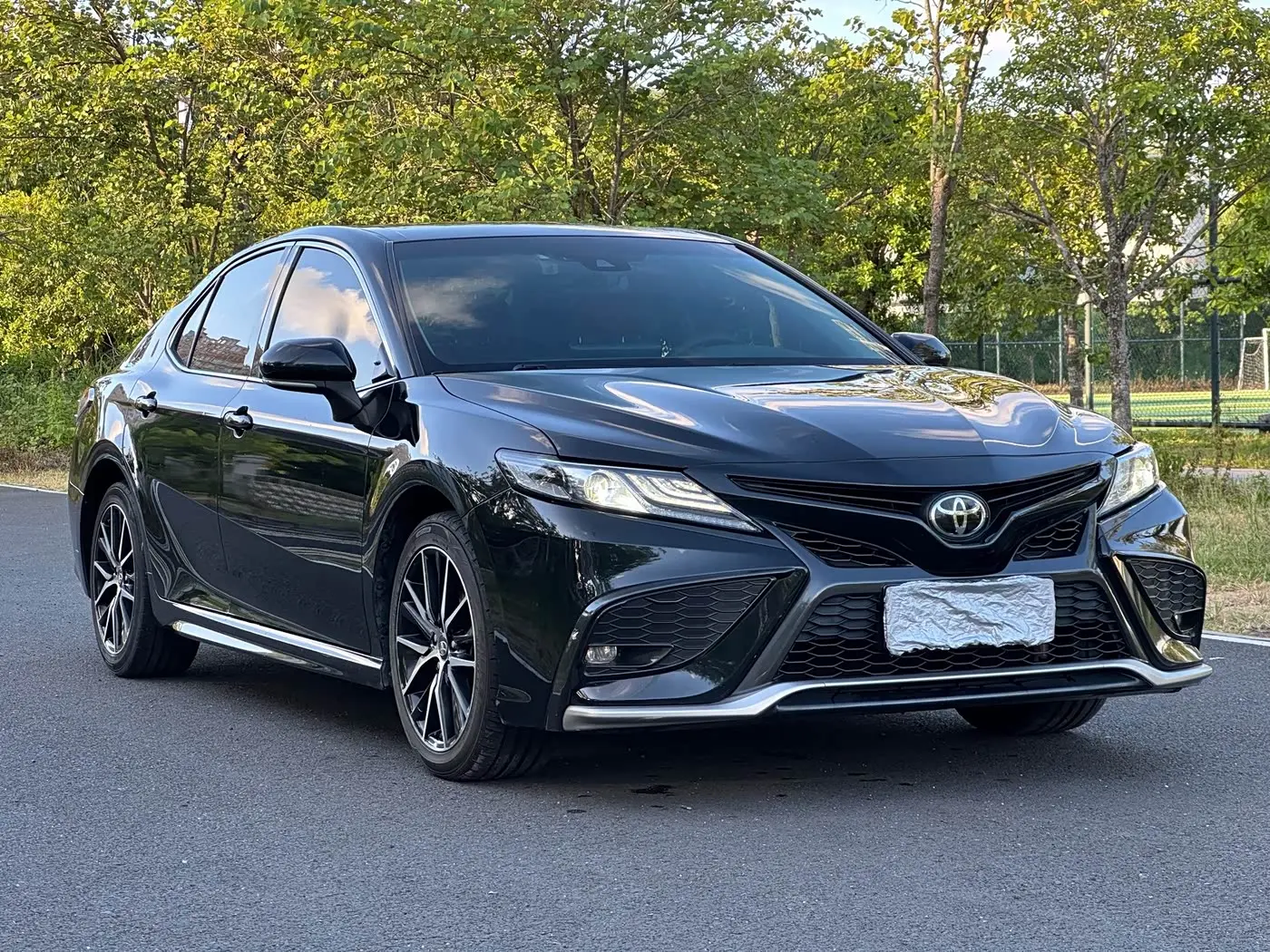 Toyota Camry 2021 — Photo 3/12