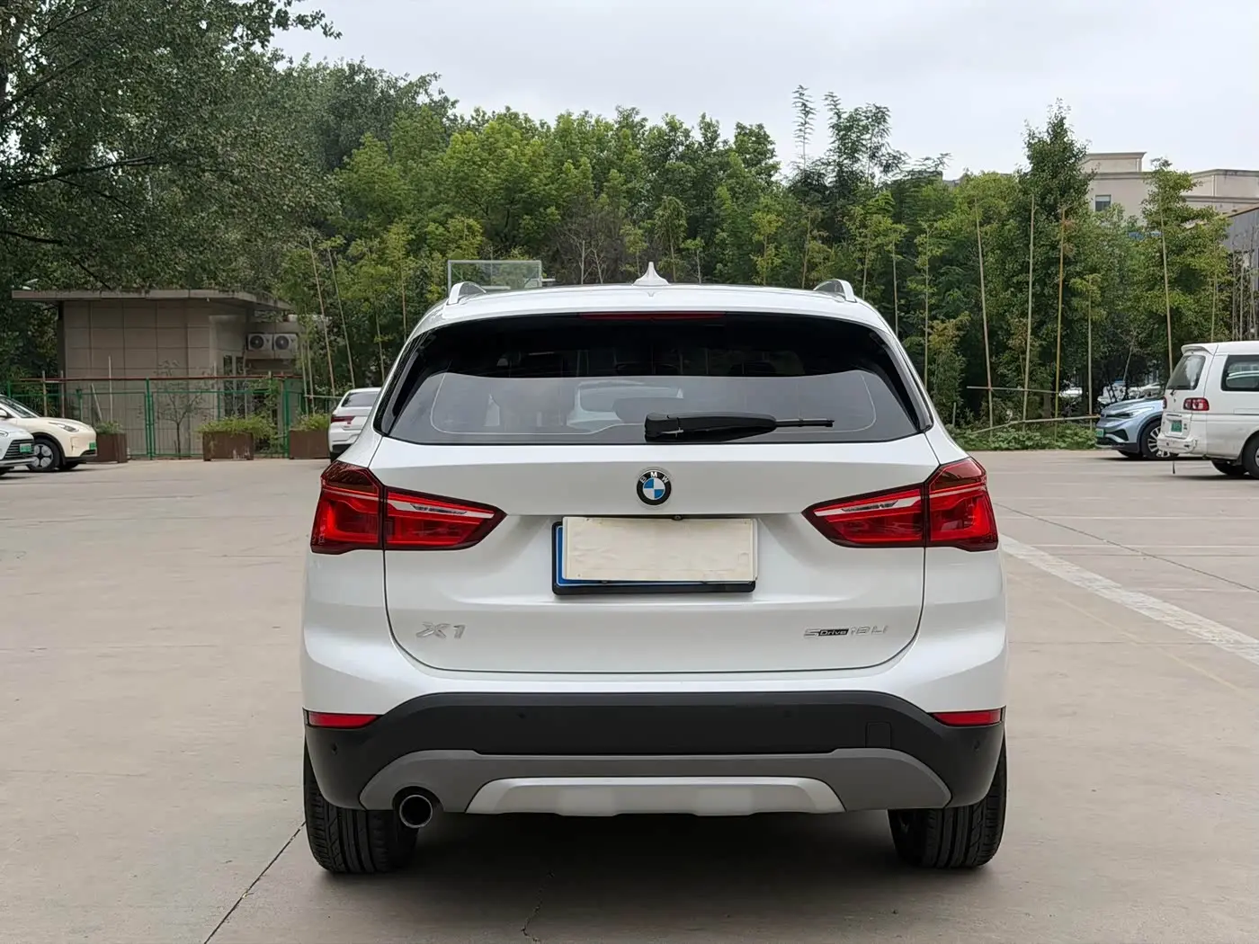 BMW X1 2019 — Photo 8/15