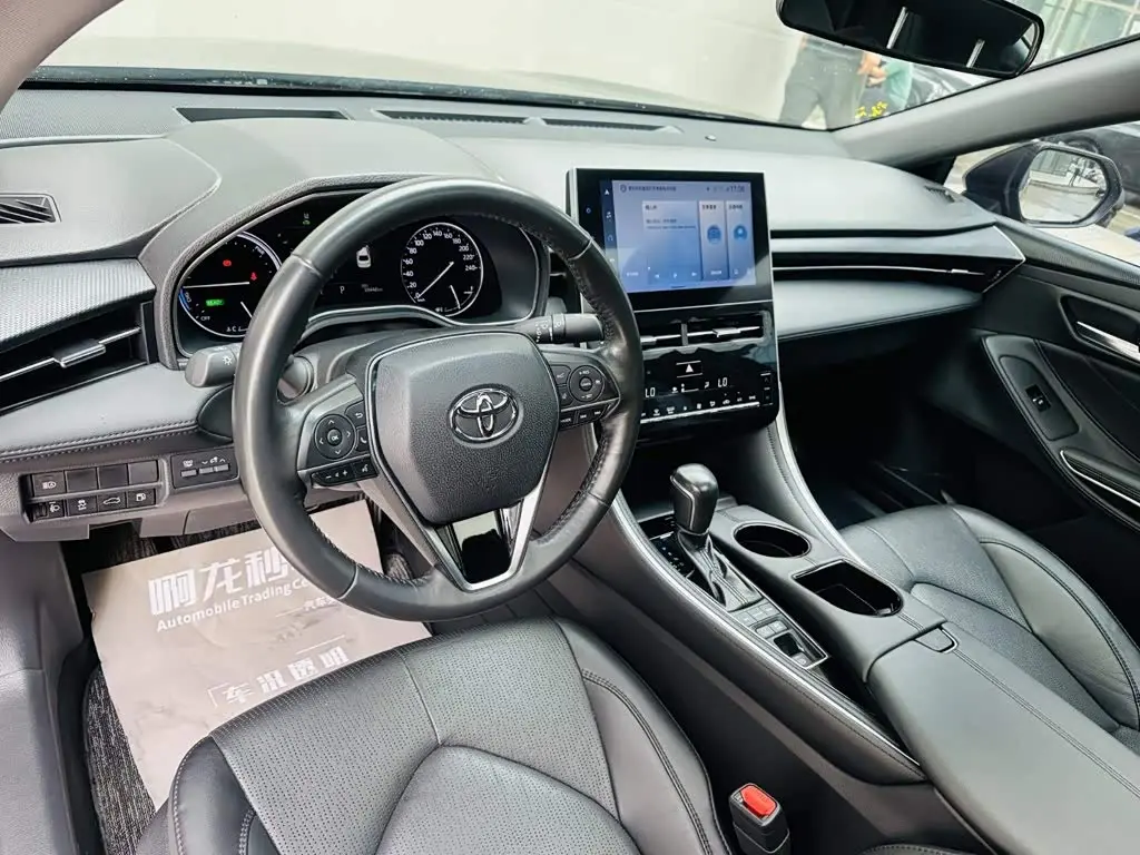 Toyota Avalon 2023 — Photo 8/20