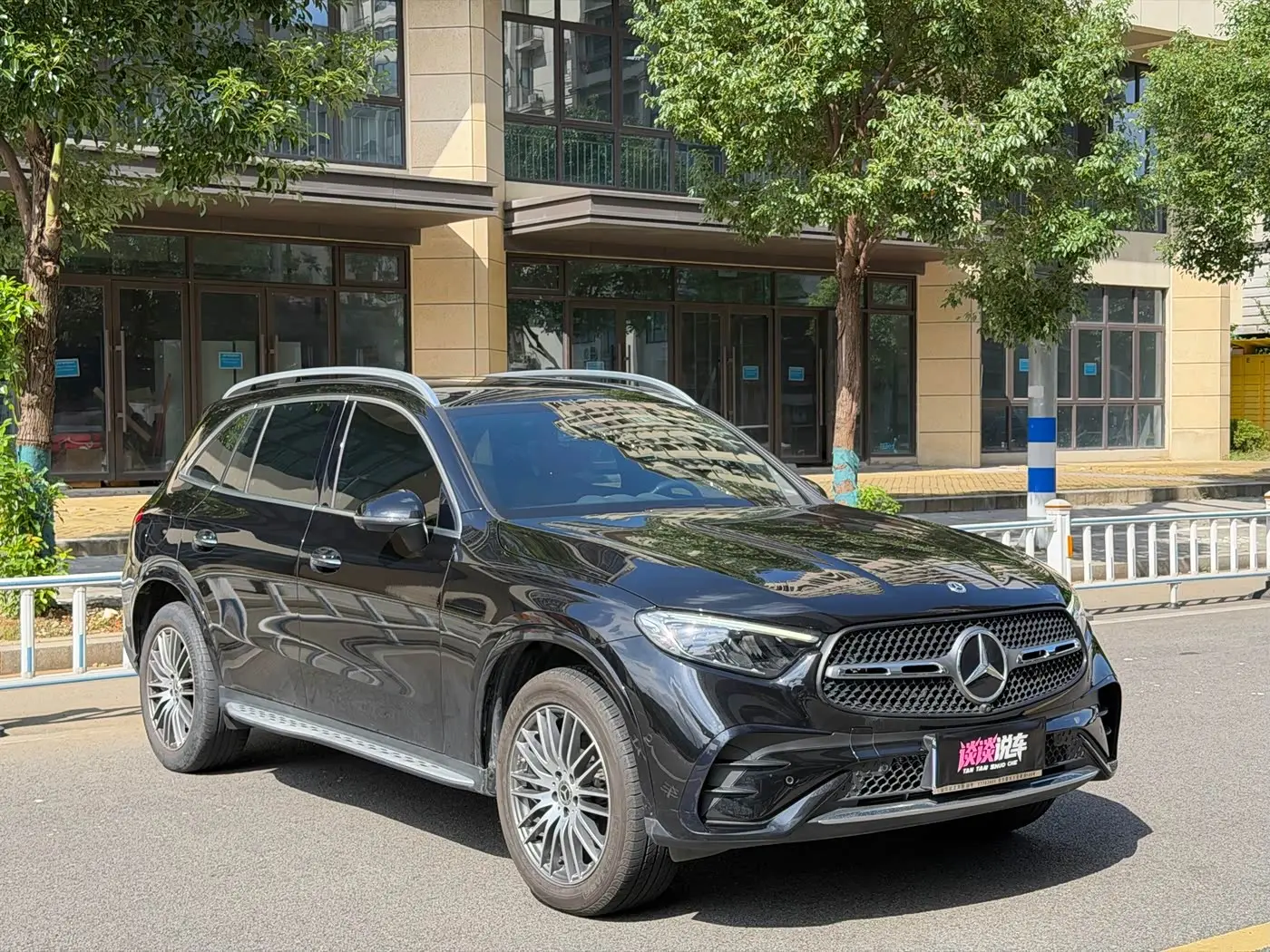 Mercedes-Benz GLC 2023 — Photo 3/12