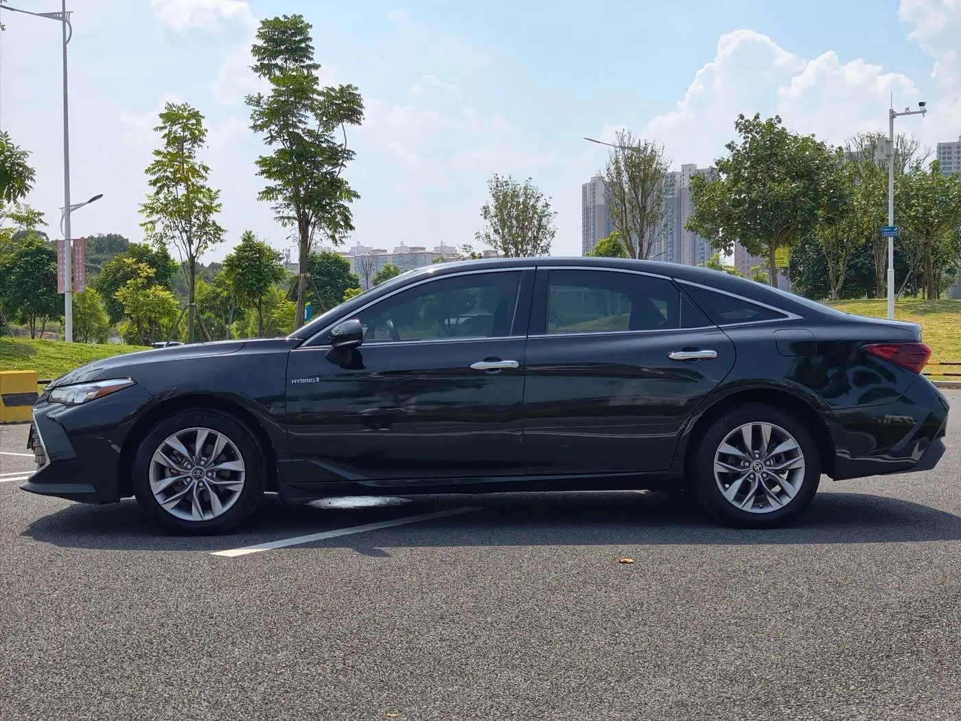 Toyota Avalon 2020 — Photo 8/20