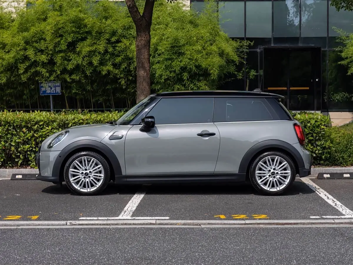 MINI MINI 2022 — Photo 4/18