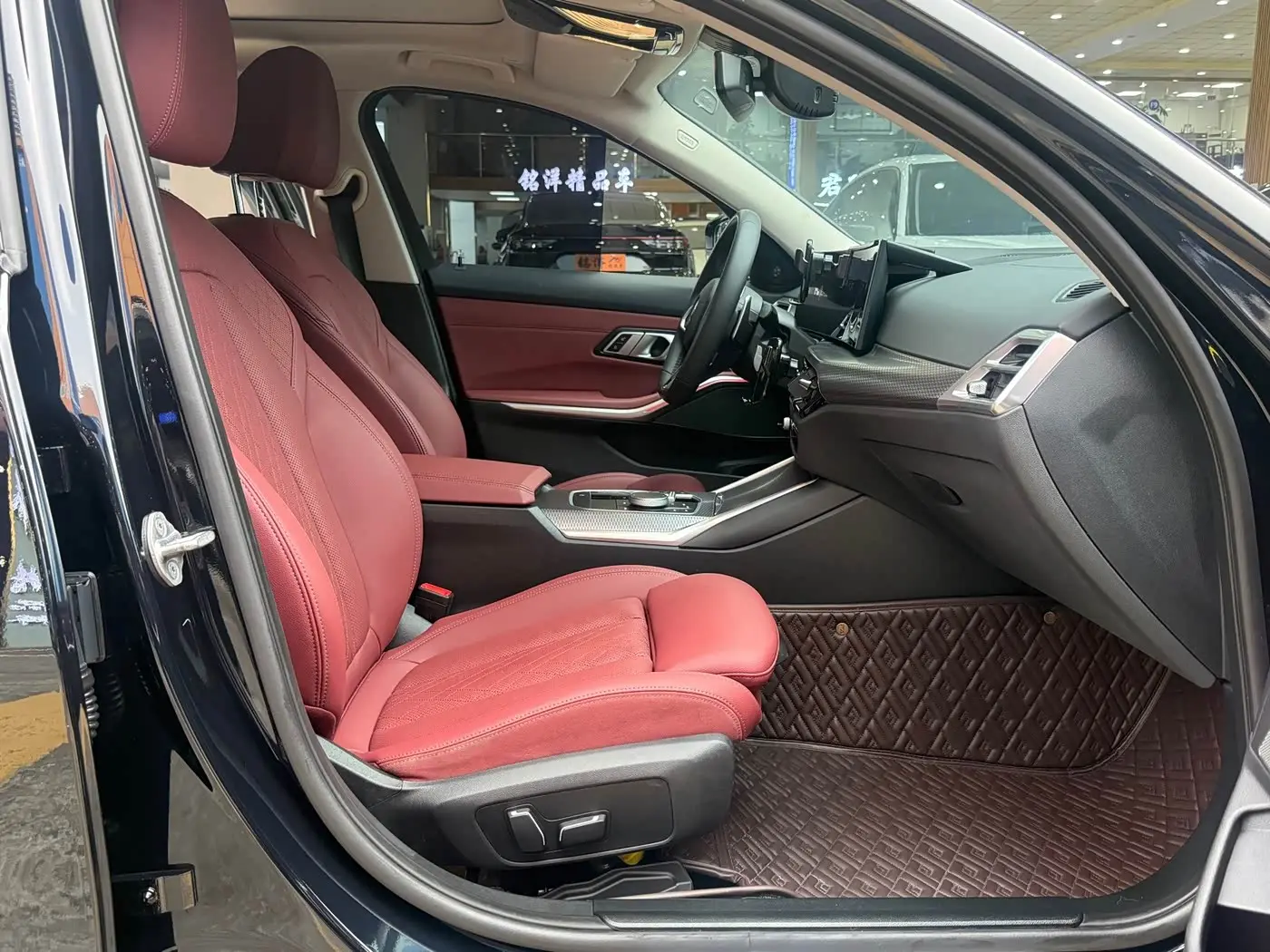 BMW 3 Series 2024 — Photo 7/18