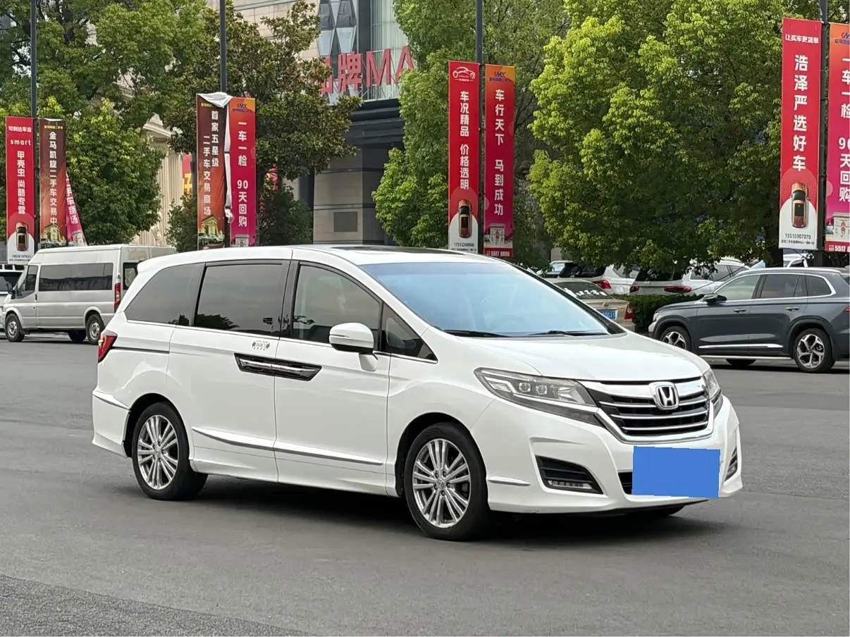 Honda Elysion 2016 — ფოტო 3/18