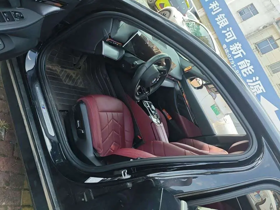BMW 5 Series 2025 — Photo 5/9