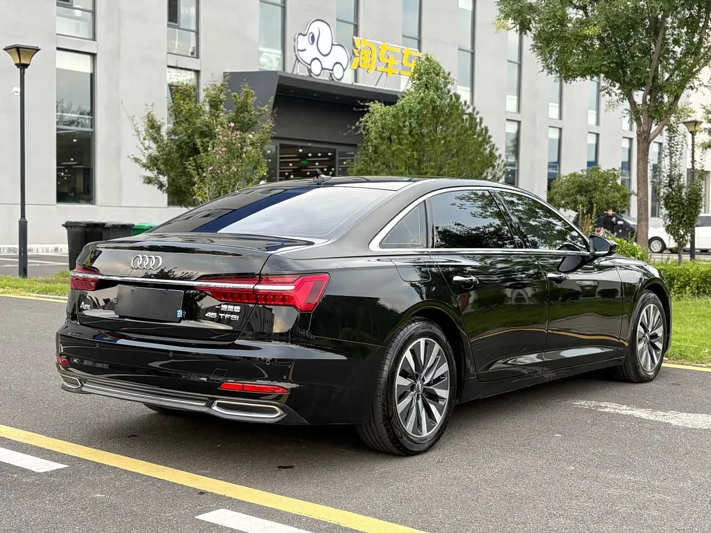 Audi A6L 2020 — Photo 5/14