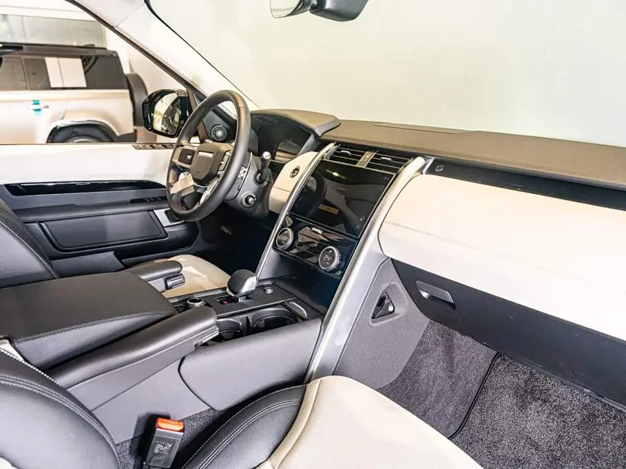 Land Rover Discovery 2026 — Photo 9/20