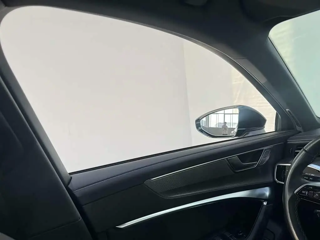 Audi A6L 2025 — Photo 9/14