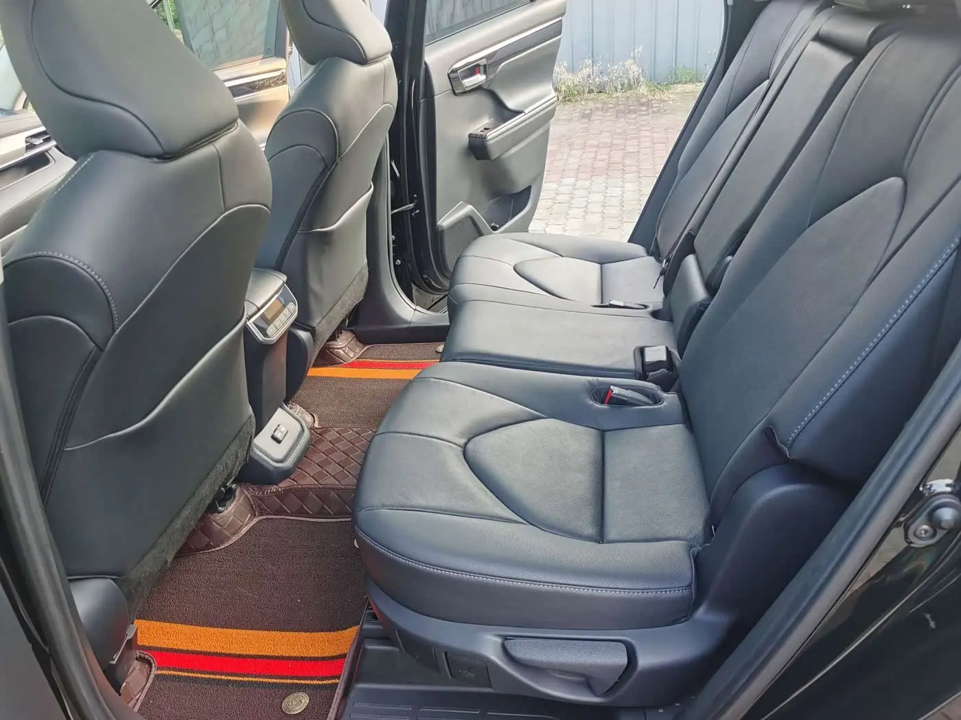 Toyota Highlander 2024 — ფოტო 11/20