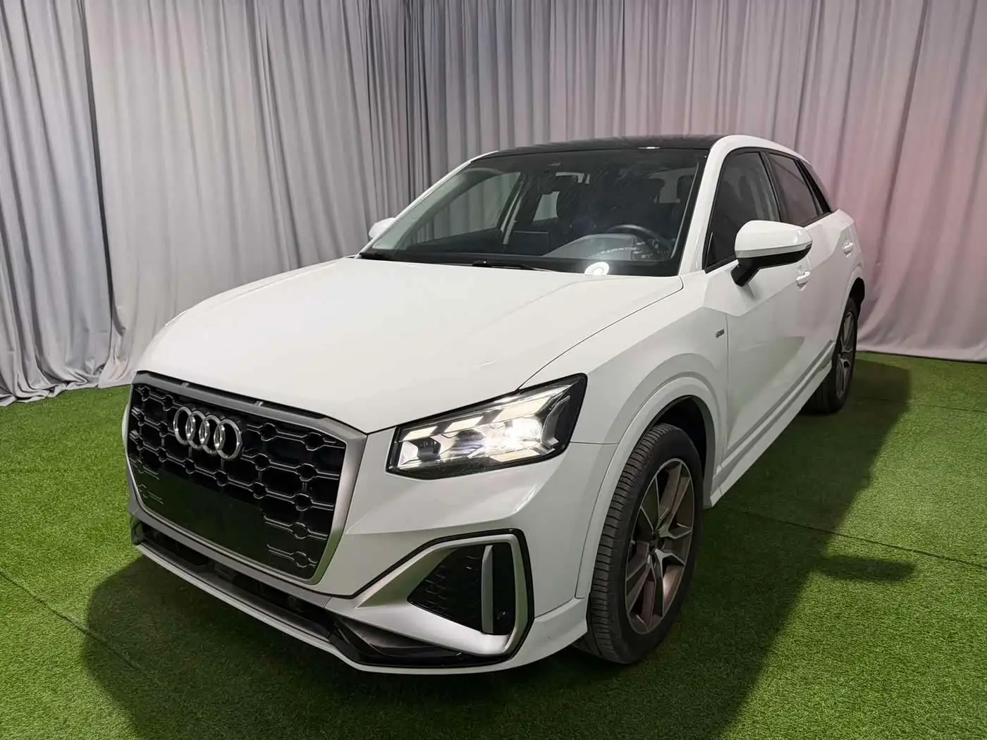 Audi Q2L, 2022