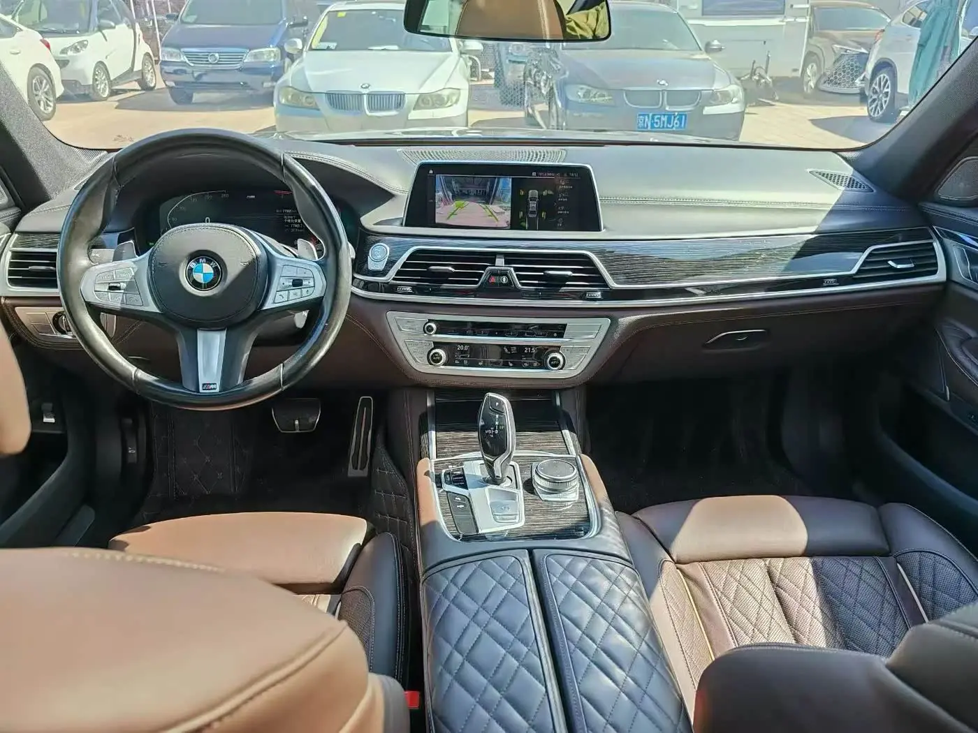 BMW 7 Series 2021 — Photo 9/9