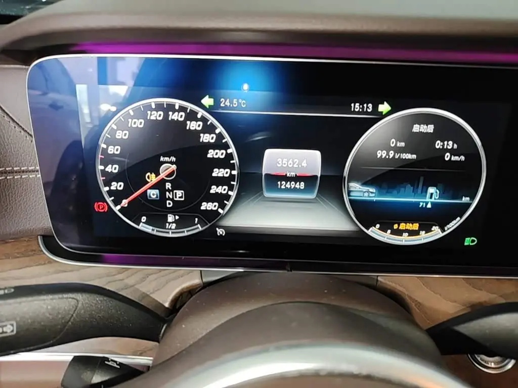 Mercedes-Benz E-Class 2019 — Photo 12/20