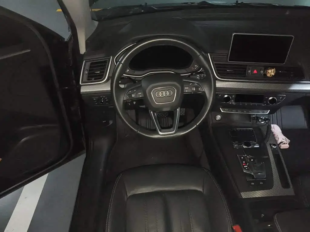 Audi Q5L 2021 — Фото 11/20
