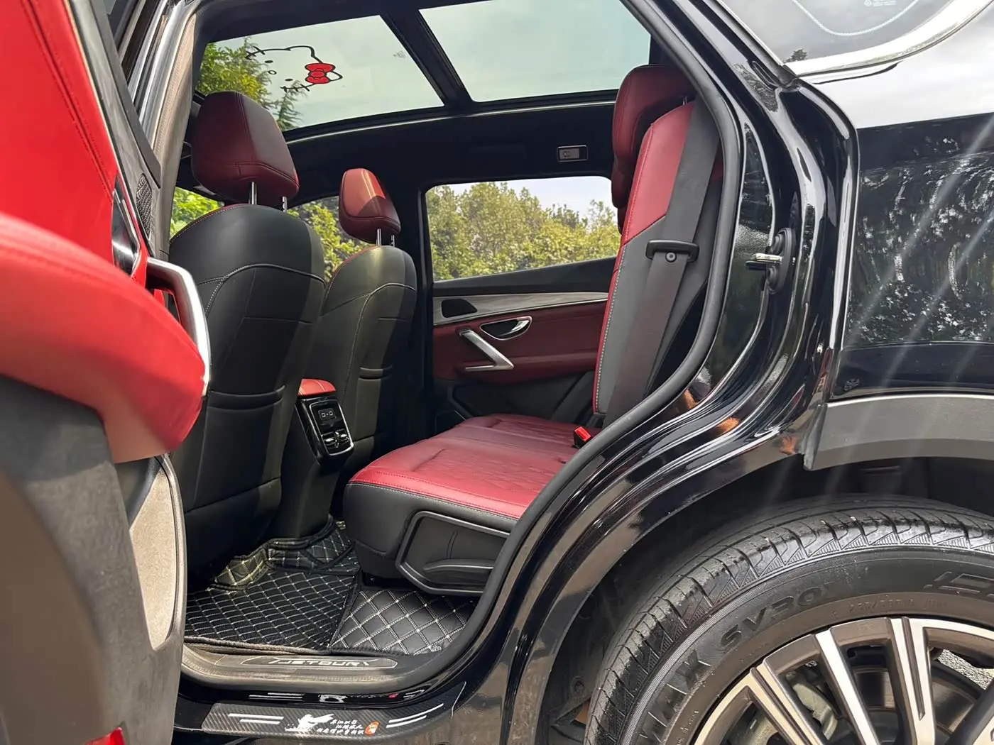Jetour X70 PLUS 2023 — Photo 13/20