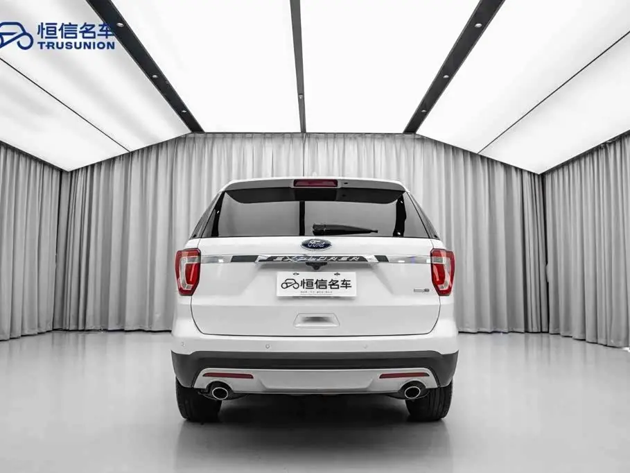 Ford Explorer 2018 — Photo 6/20