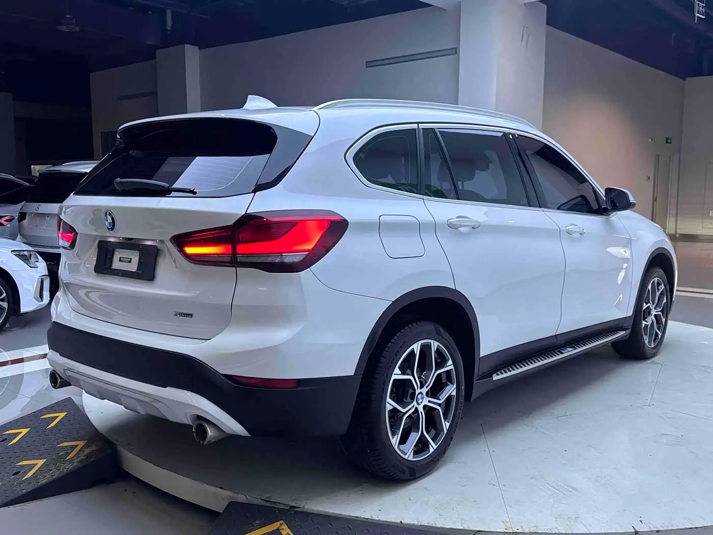 BMW X1 2022 — Şəkil 8/19