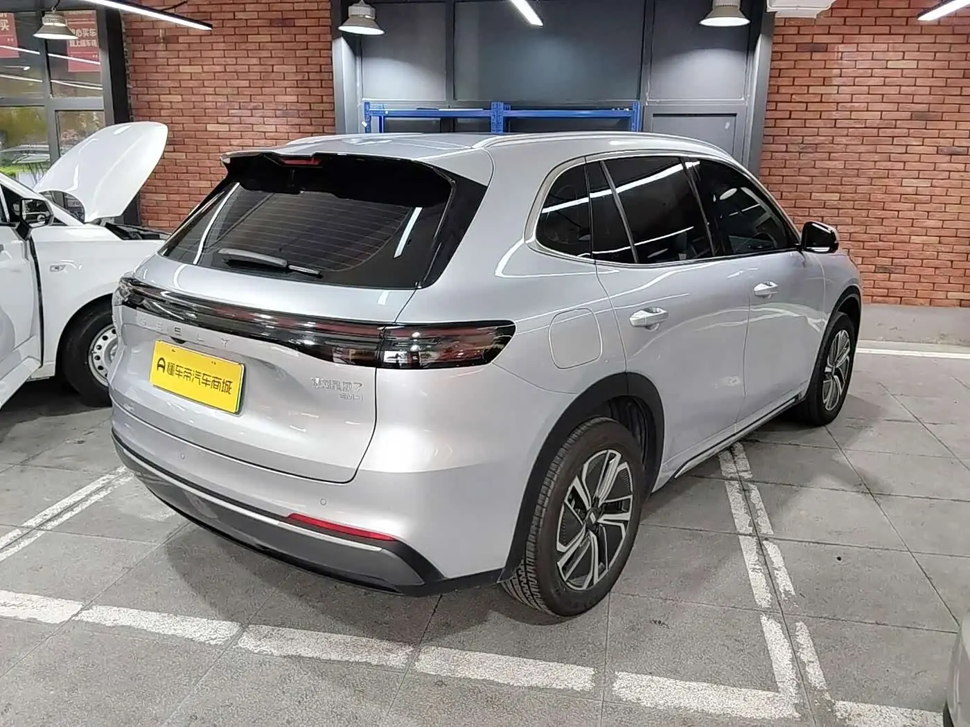 Geely Galaxy Galaxy Starship 7 EM-i 2024 — Photo 3/19