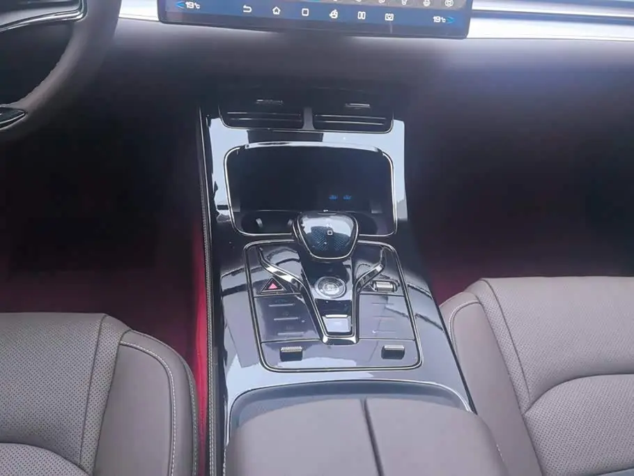 BYD Han 2022 — Photo 16/16