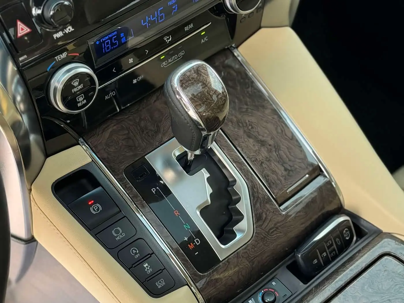 Toyota Alphard 2019 — Фото 12/20