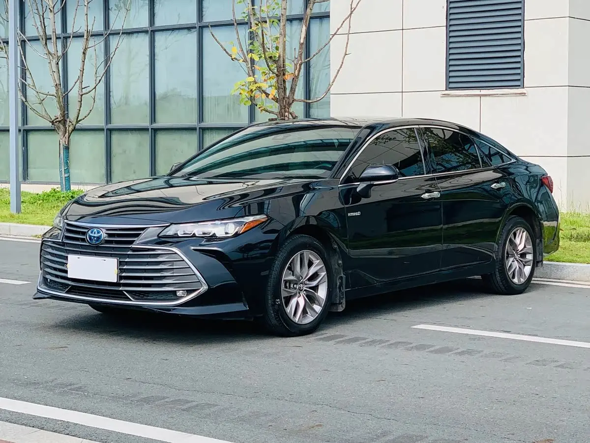 Toyota Avalon 2021 — Photo 1/20