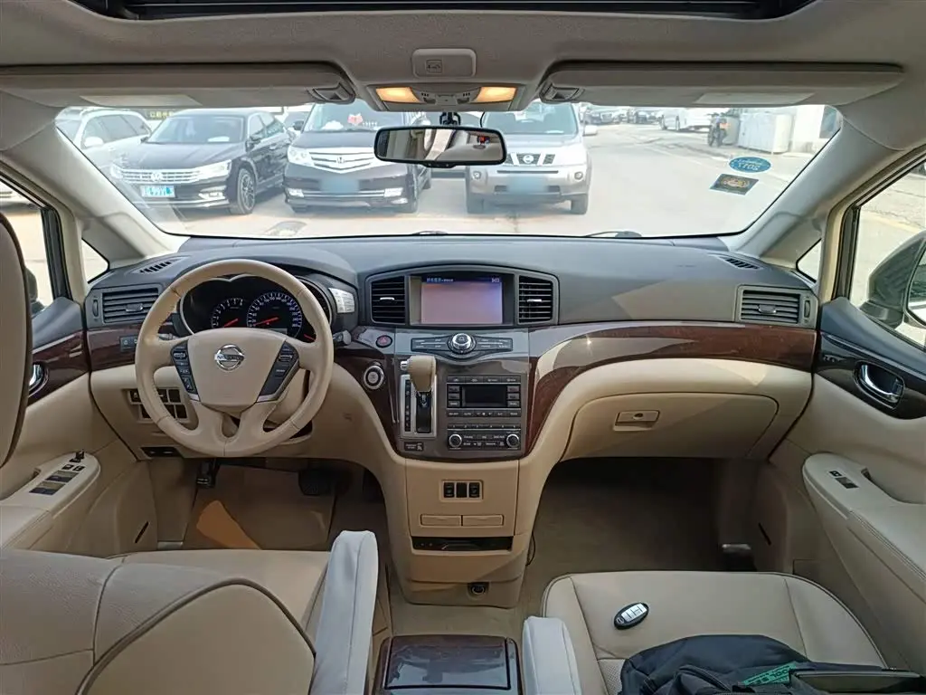 Nissan Quest 2016 — Фото 10/20