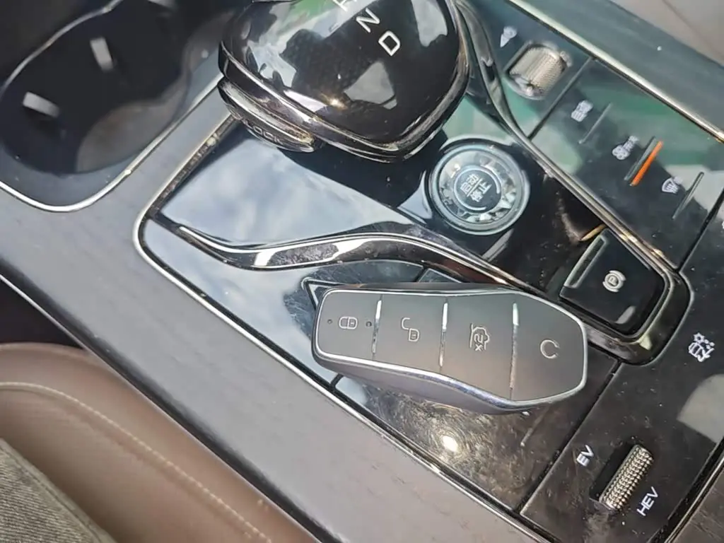 BYD Han 2023 — Photo 9/20