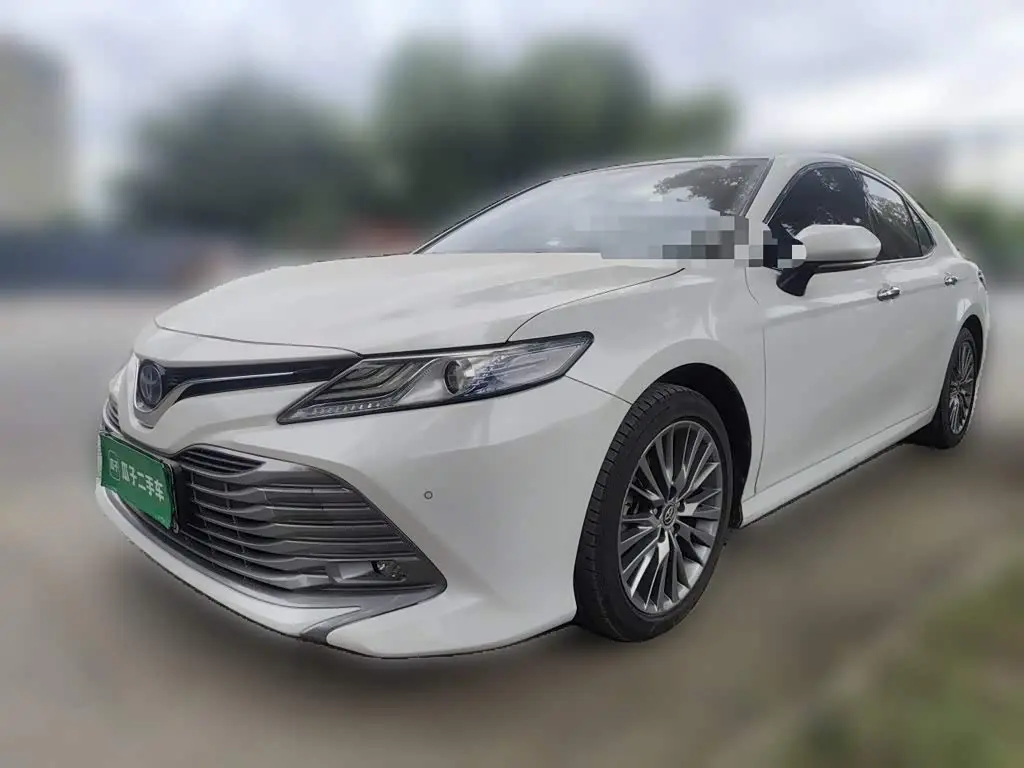 Toyota Camry 2018 — Photo 1/20