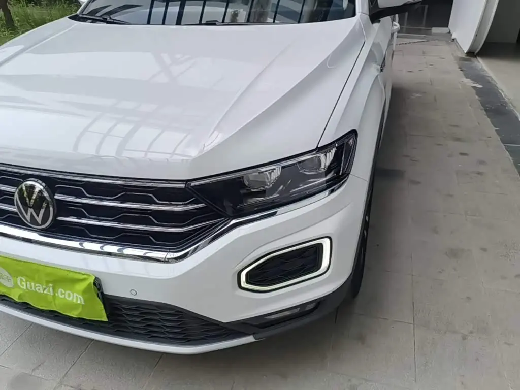 Volkswagen T-ROC 2023 — Photo 18/20