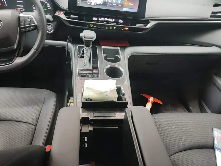 Toyota Sienna 2026 — Photo 16/16