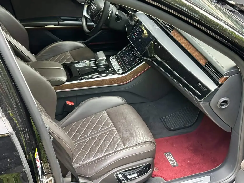 Audi A8 2022 — Photo 15/15
