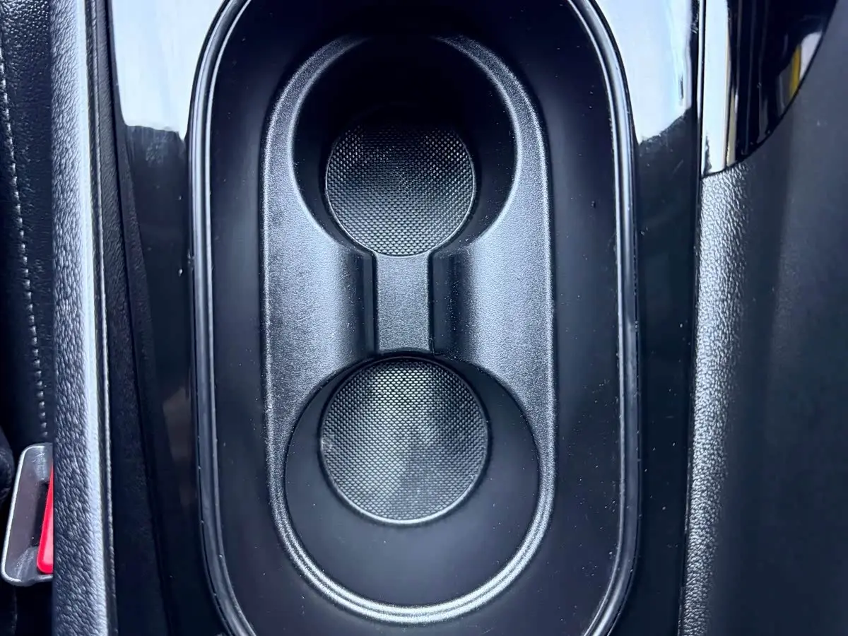 Hyundai Elantra 2023 — Photo 16/20