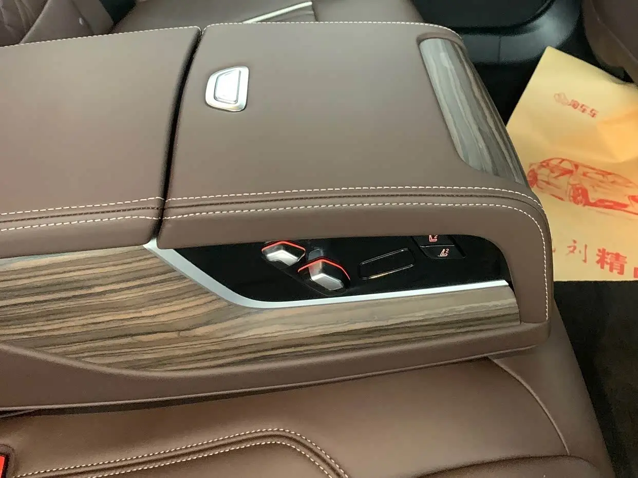 BMW 5 Series 2020 — Photo 14/18