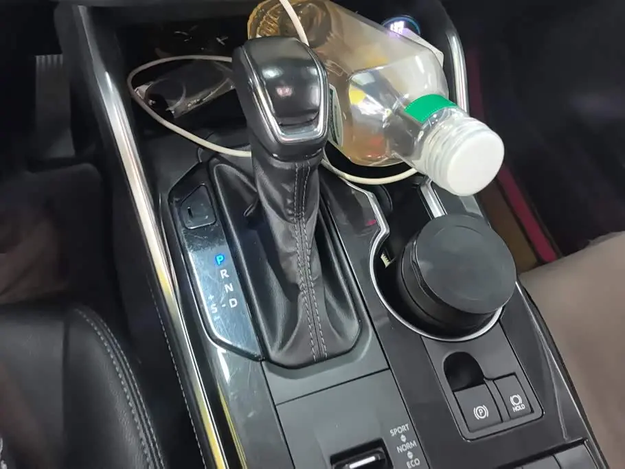 Toyota Crown Kluger 2024 — Photo 16/16