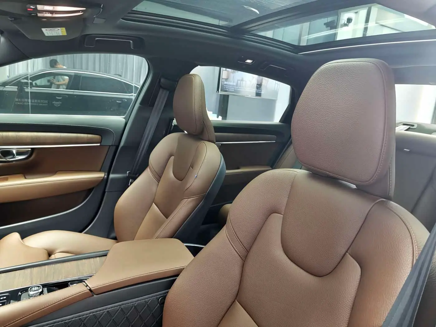 Volvo S90 2025 — Photo 6/17