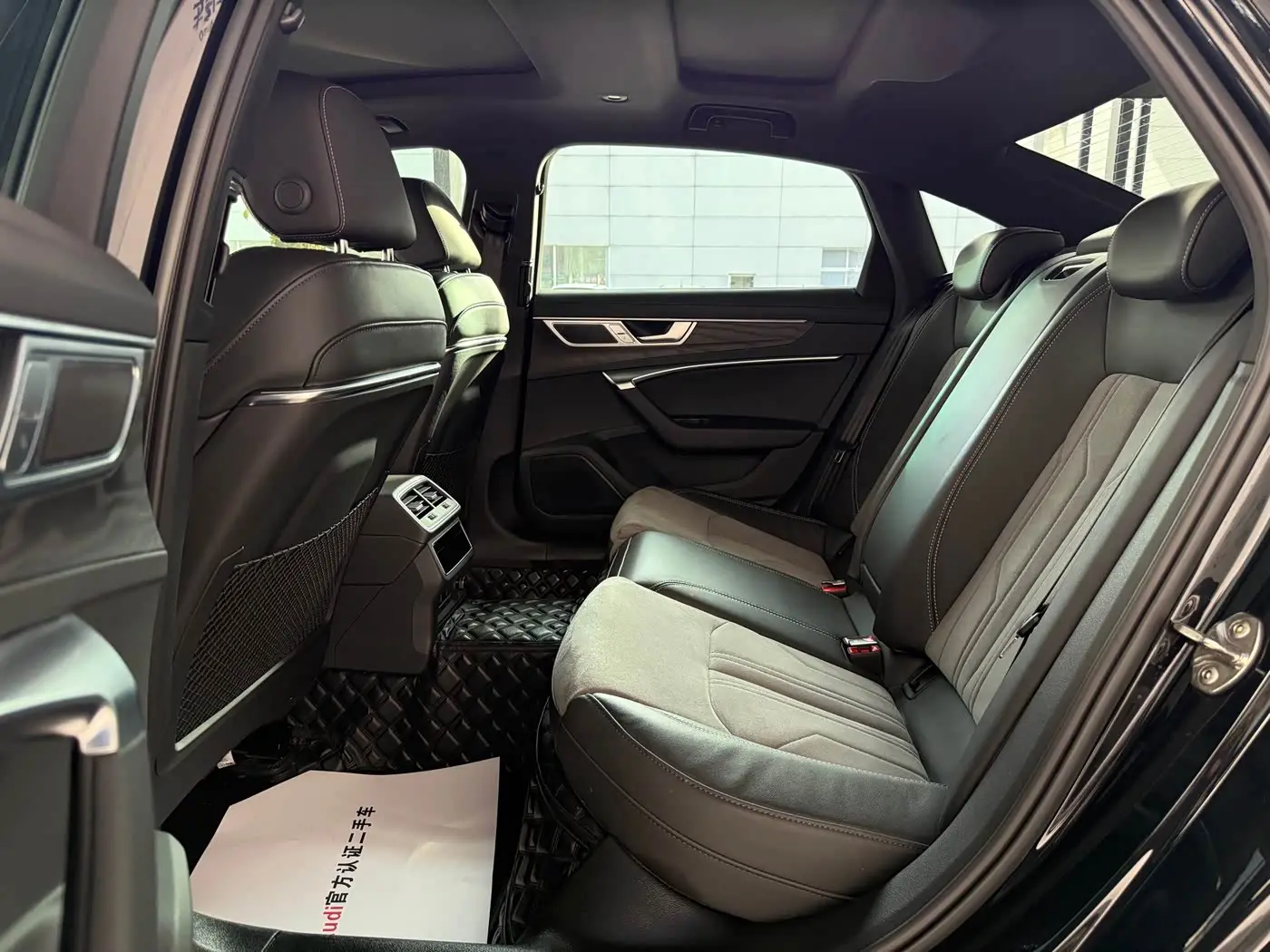 Audi A6L 2023 — Photo 7/16