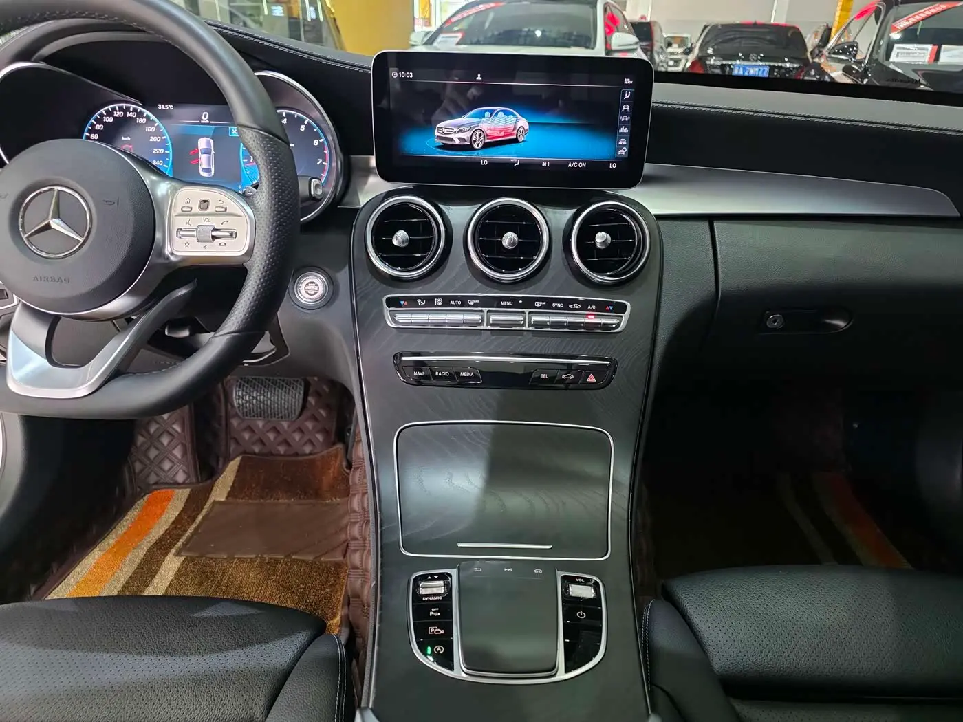 Mercedes-Benz C-Class 2020 — Photo 10/16