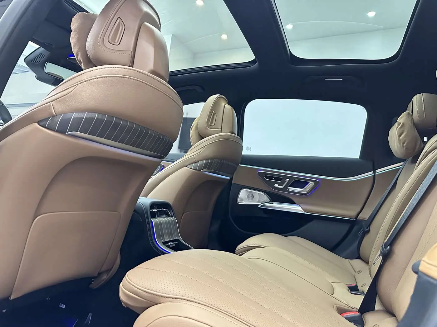 Mercedes-Benz E-Class 2025 — Фото 14/20