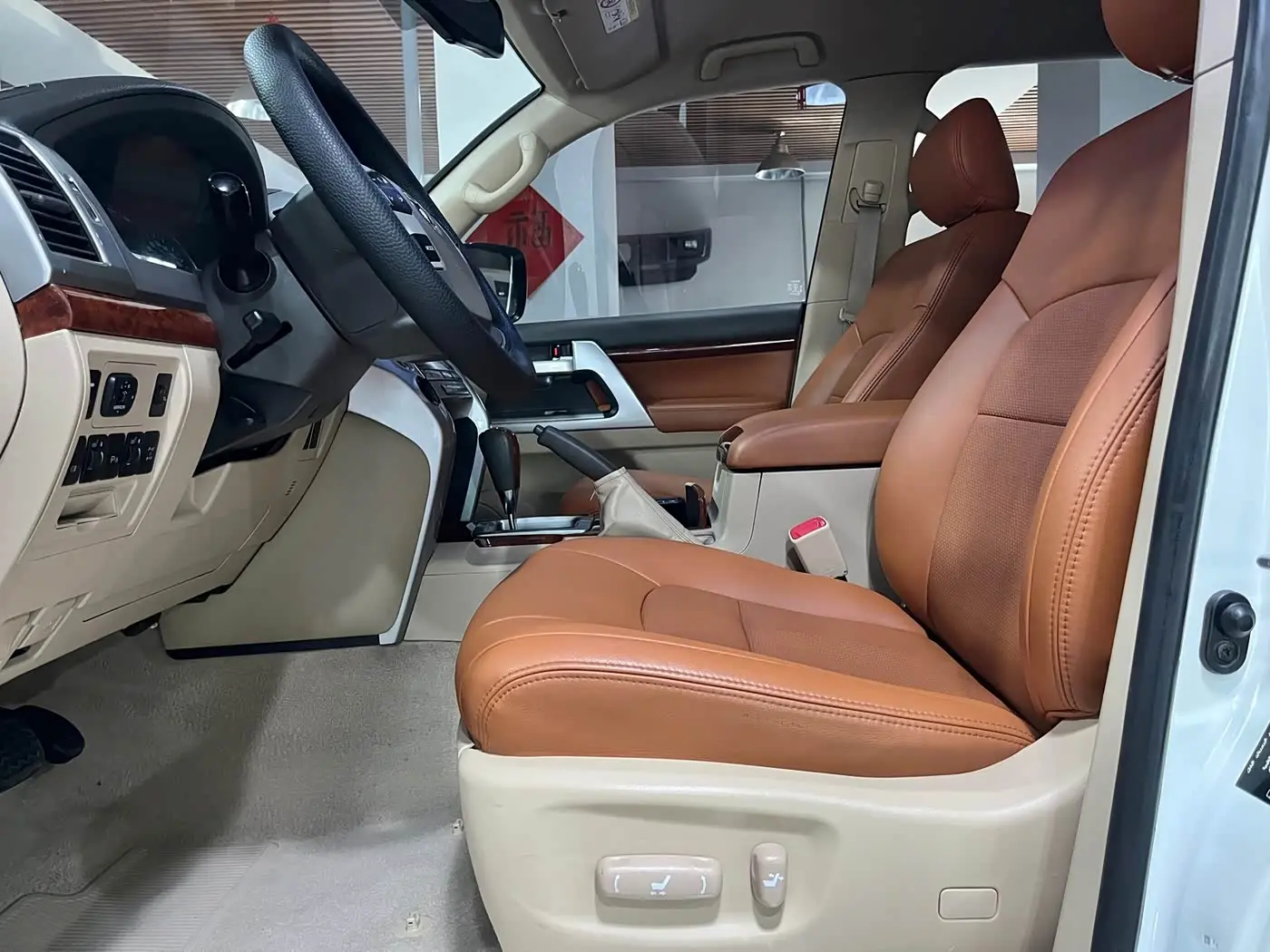 Toyota Land Cruiser 2015 — Photo 5/20