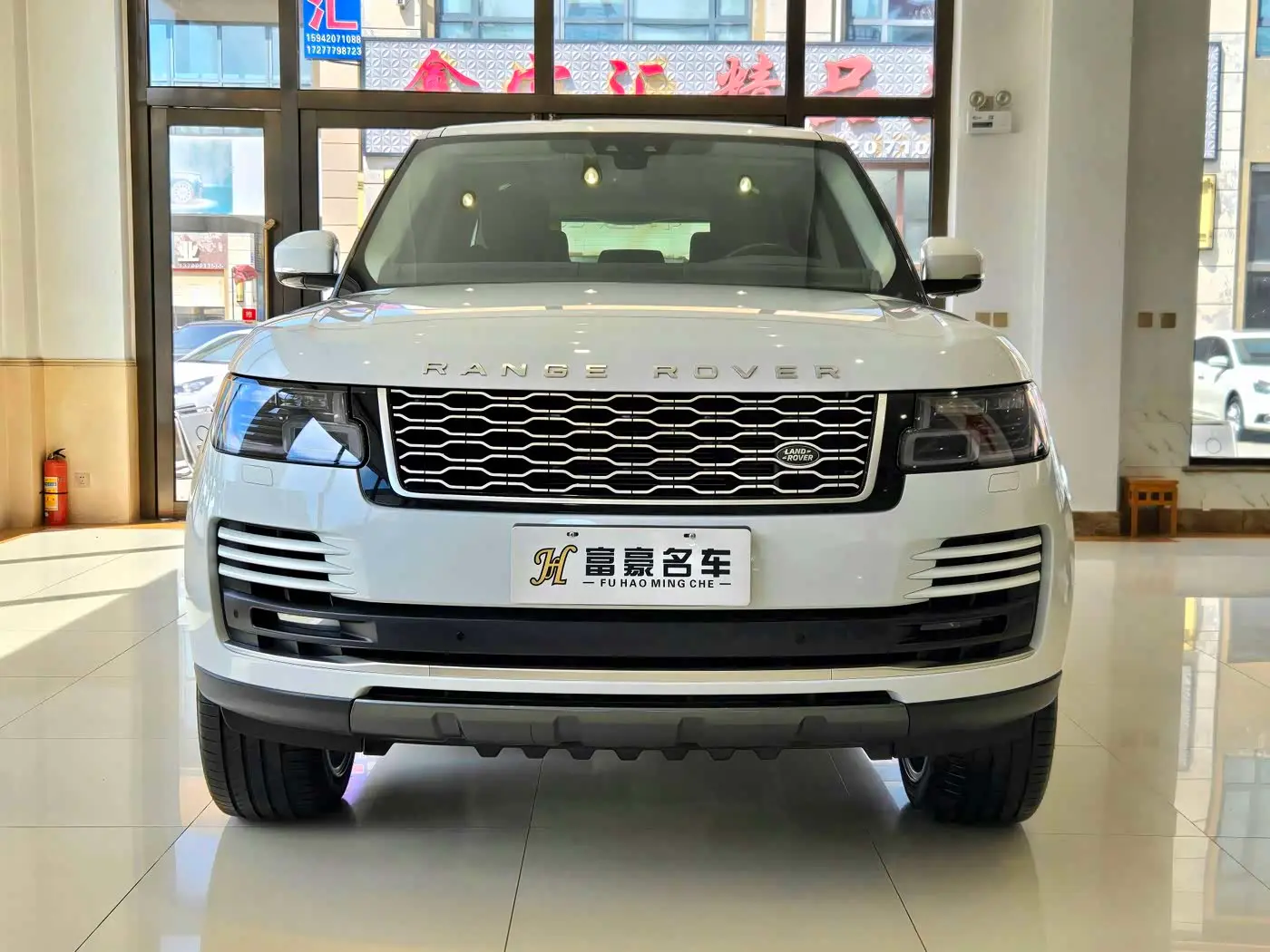 Land Rover Range Rover 2018 — Фото 2/20
