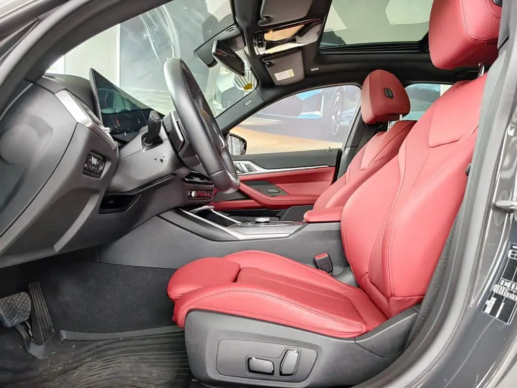 BMW 4 Series 2025 — Photo 7/18