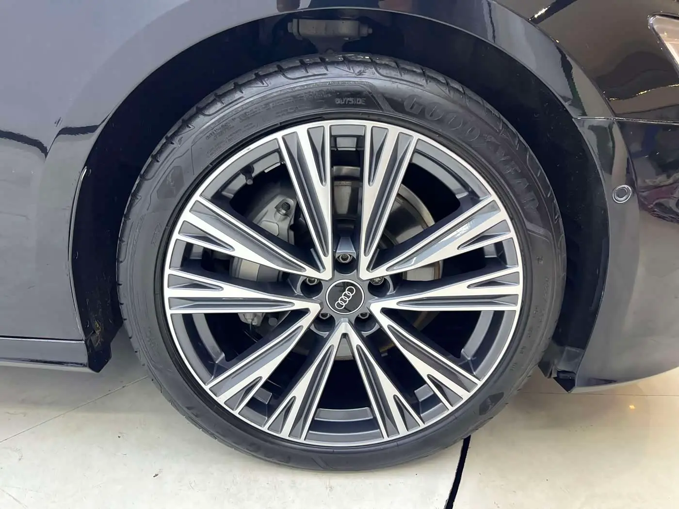 Audi A6L 2023 — Photo 12/14
