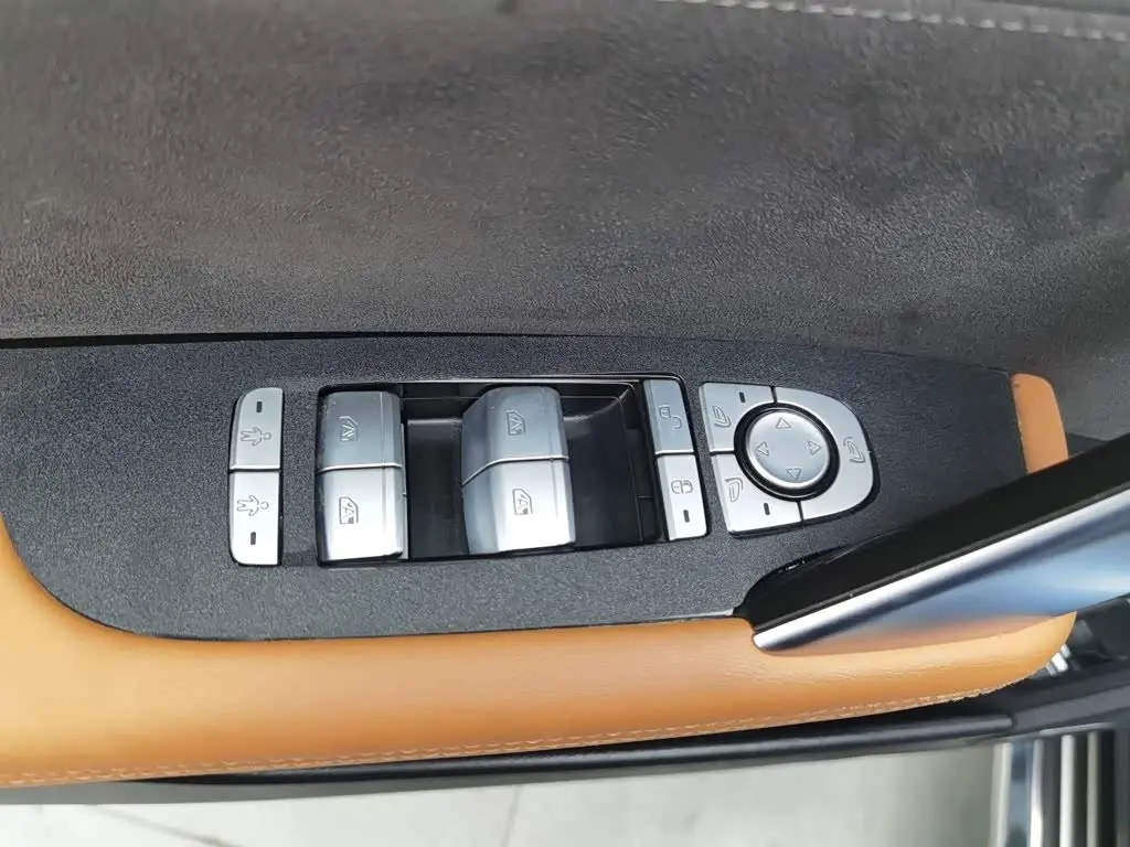 BYD Tang New Energy 2023 — Photo 9/20