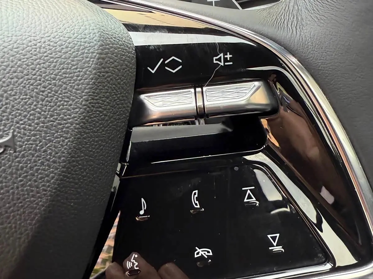 Cadillac XT5 2024 — Фото 20/20