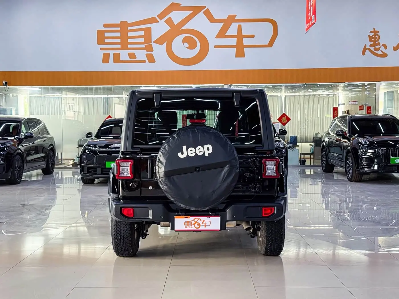 Jeep Wrangler 2019 — Фото 10/10