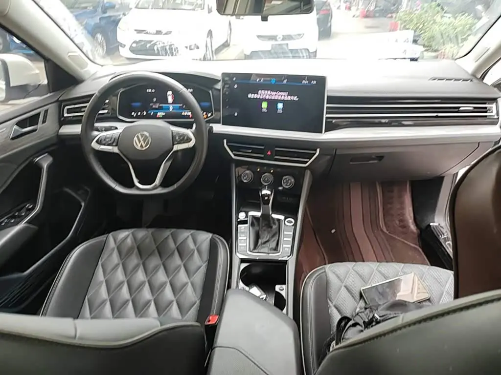 Volkswagen Sagitar 2023 — Photo 10/20