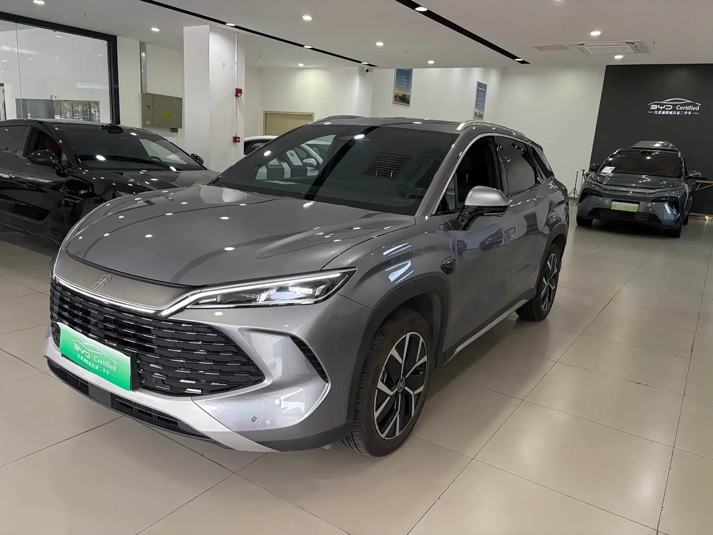 BYD Song L DM-i 2026 — Фото 1/15