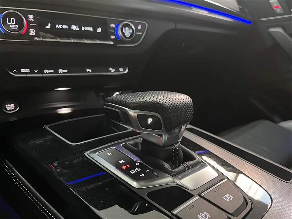 Audi Q5L 2024 — Photo 13/16