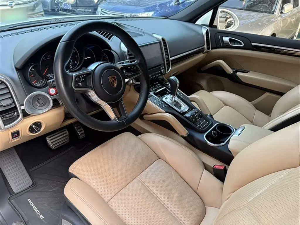 Porsche Cayenne 2017 — Photo 7/20